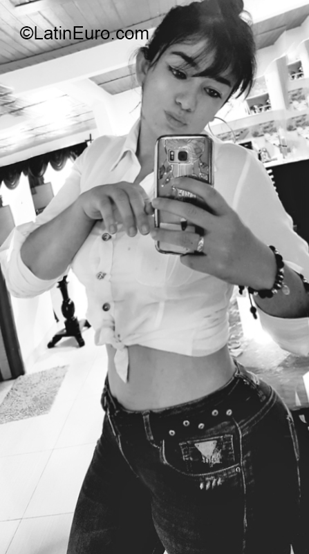 Date this tall Colombia girl Paola andrea from Pereira CO26714