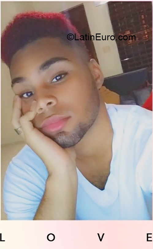 Date this good-looking Dominican Republic man Ricardo from Santo Domingo DO37290