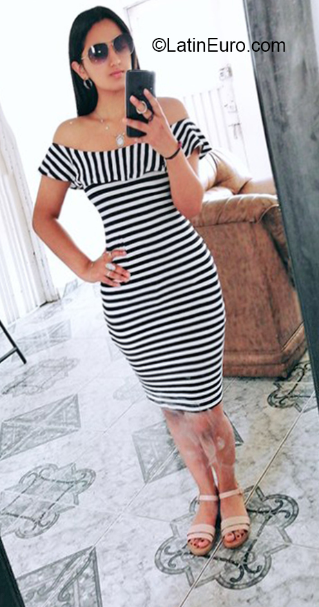 Date this stunning Colombia girl Ngela from Pasto CO26742