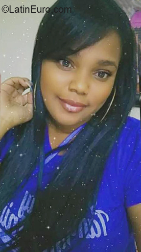 Date this passionate Dominican Republic girl Eliany from Santo Domingo DO37376