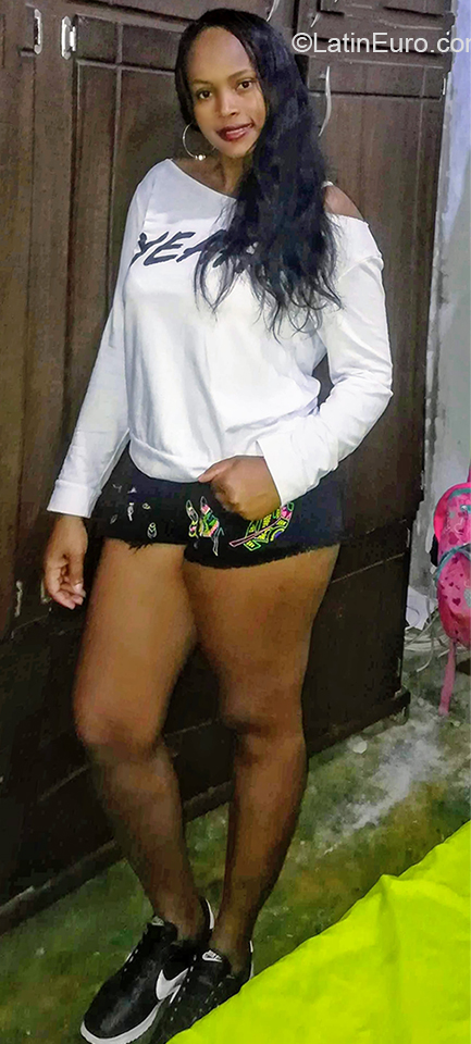Date this charming Colombia girl Sami from Quibdo CO26783