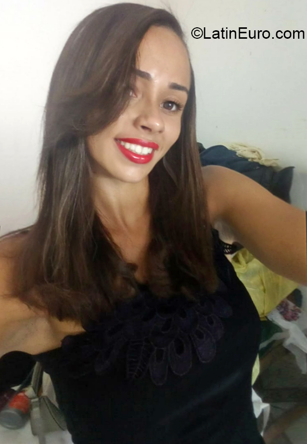 Date this stunning Brazil girl Edi from Maceio BR11048