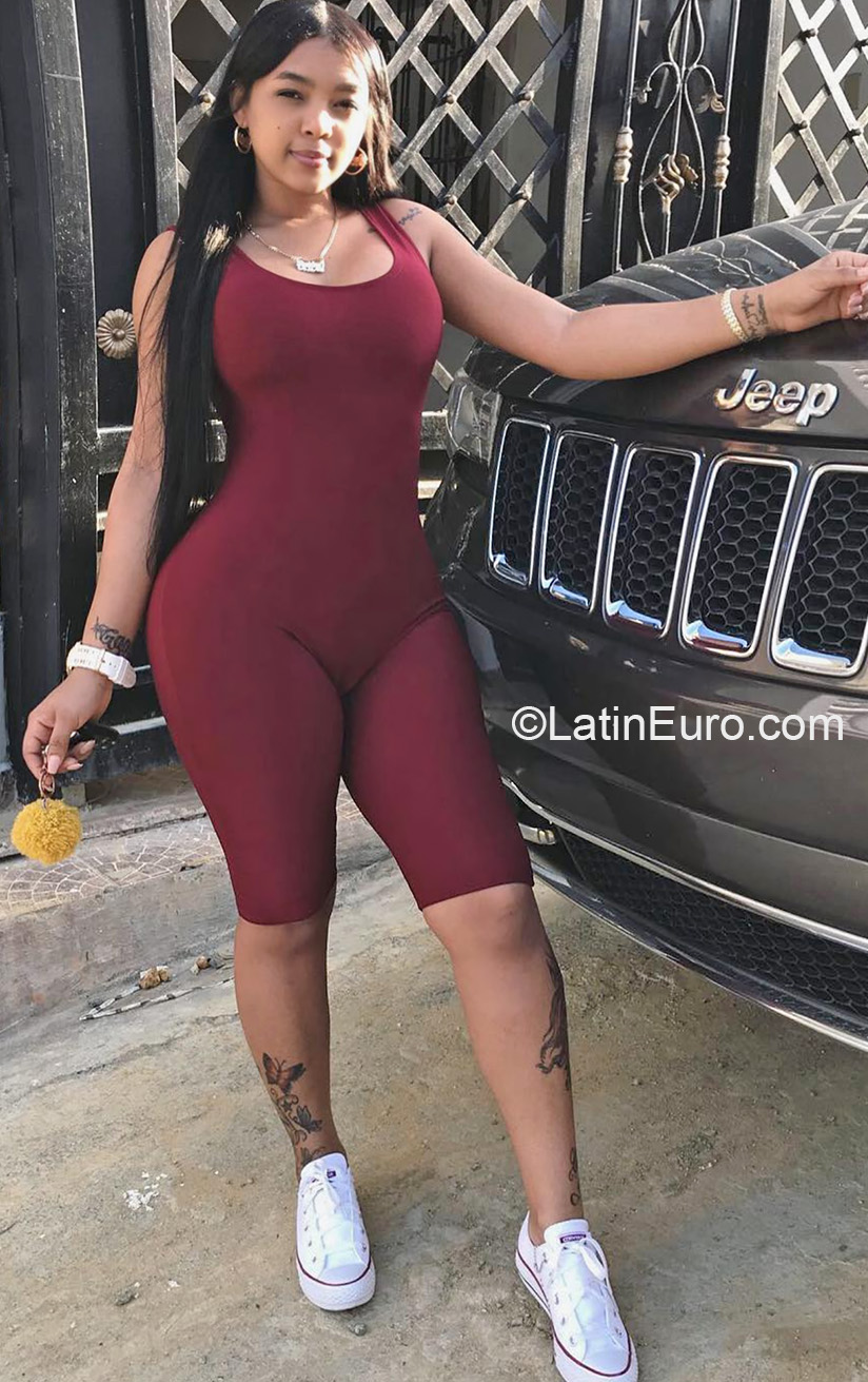 Date this young Dominican Republic girl Yokari - Radisy from Santo Domingo DO38105