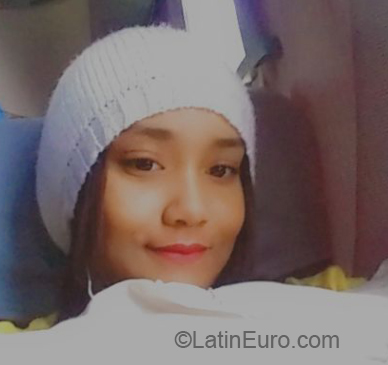 Date this beautiful Dominican Republic girl Zeuni from Santo Domingo DO37438