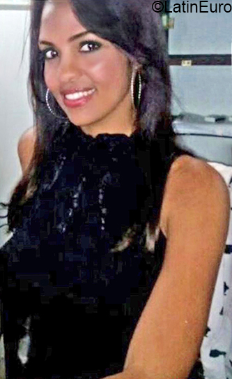 Date this sensual Dominican Republic girl Bianca from Santo Domingo DO37768