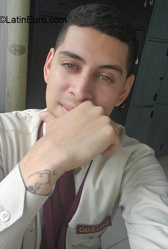 Date this hot Colombia man Cristian from Manizales CO26862