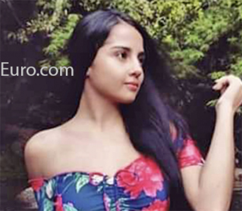 Date this charming Colombia girl Carolina from Bogota CO26880