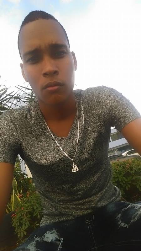 Date this nice looking Dominican Republic man Angel from España DO37534