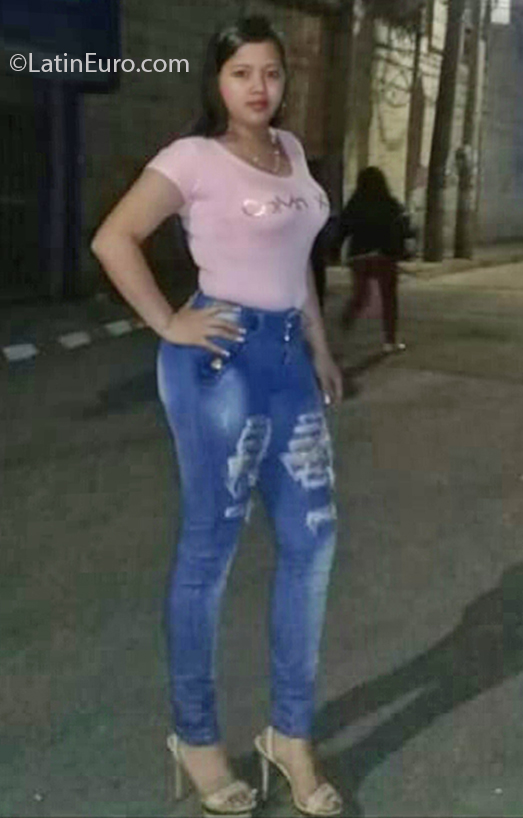Date this gorgeous Colombia girl Lina from Barranquilla CO26902