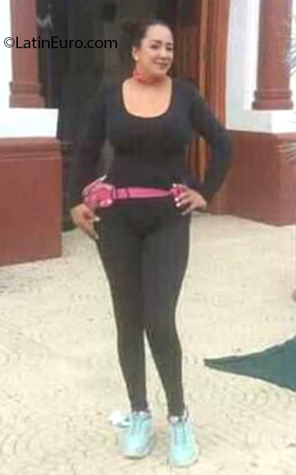 Date this delightful Colombia girl Elena palacio from Medellin CO26904