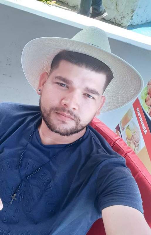 Date this delightful Ecuador man Paul Benitez from Manta EC443