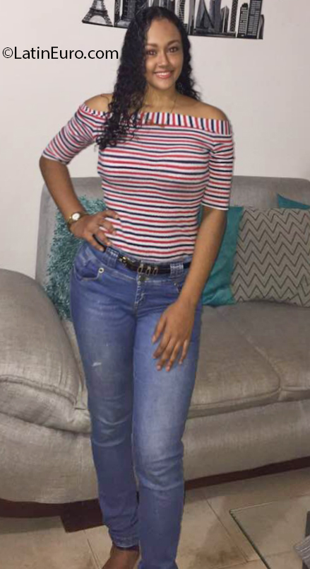 Date this delightful Colombia girl Luisa from Cali CO26911