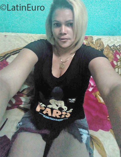 Date this nice looking Cuba girl Lily from Havana CU666