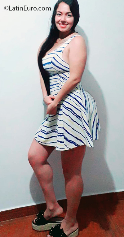 Date this passionate Colombia girl Laura from Ibaque CO26986