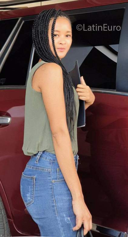 Date this funny Guinea girl Chinosa from Malabo GN4