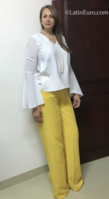 Date this beautiful Colombia girl Monika from Barranquilla CO27064