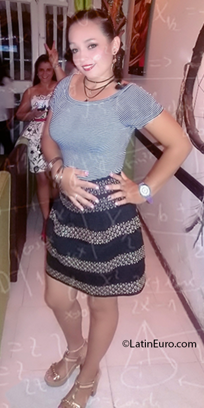 Date this nice looking Colombia girl Melissa from San Jose del Guaviare CO27097