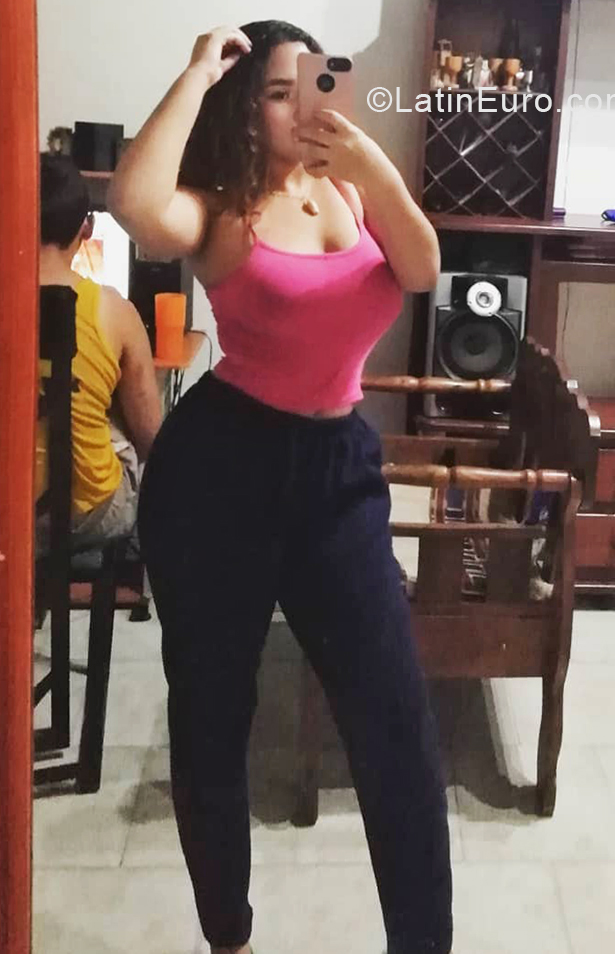 Date this pretty Venezuela girl Michelle from Acarigua VE3115