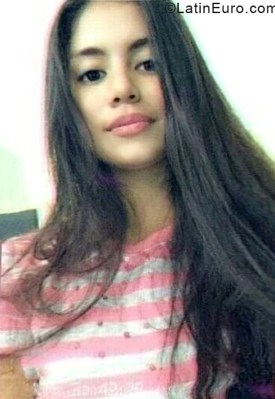 Date this beautiful Ecuador girl Jazmin from Guayaquil EC484