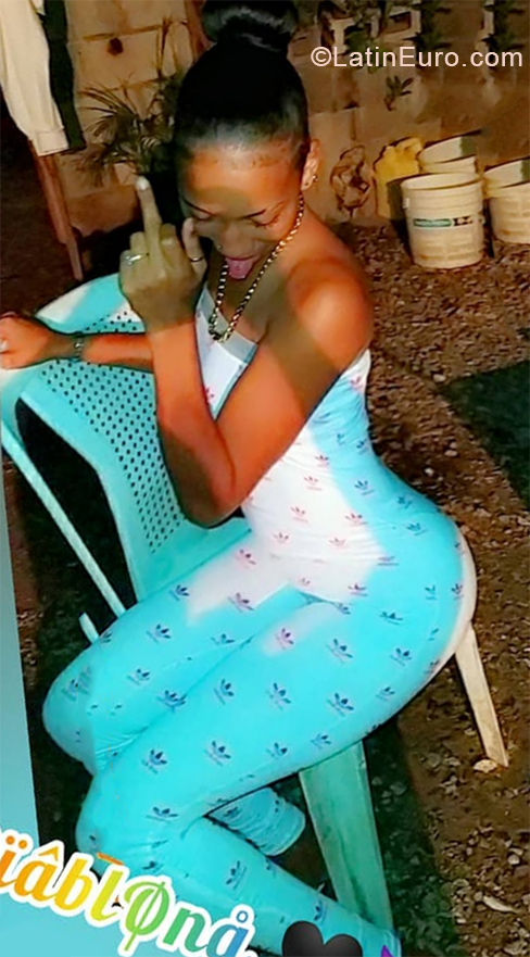 Date this passionate Dominican Republic girl Karol from Santo Domingo DO37908