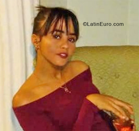 Date this athletic Dominican Republic girl Esmerlin02 from Santiago US20738