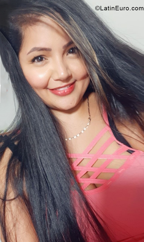Date this sultry Colombia girl Karen from Bucaramanga CO27162