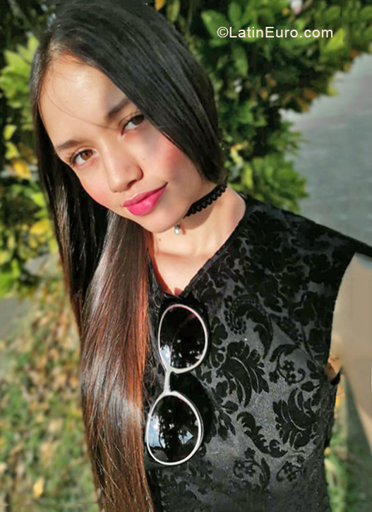 Date this young Colombia girl Manuela from Pereira CO27164