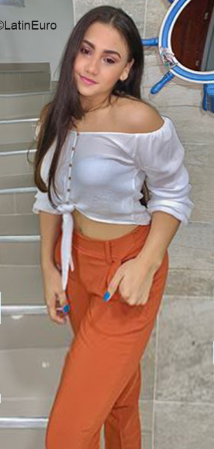 Date this attractive Colombia girl Cute from Barranquilla CO27198