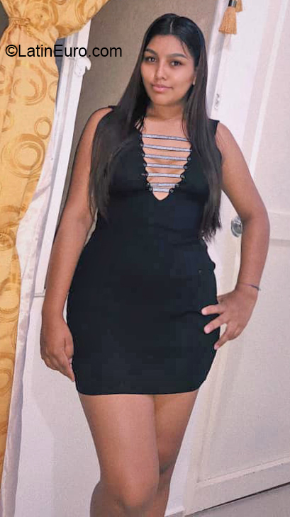 Date this charming Colombia girl Jenny from Cali CO27214