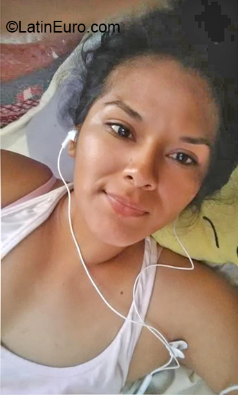 Date this sultry Peru girl Elena from Piura PE1550