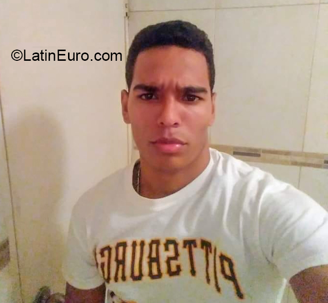 Date this hot Venezuela man Antonio from Caracas VE3157