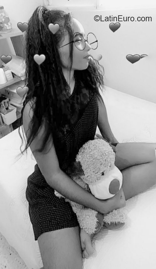 Date this tall Dominican Republic girl Arideny from Azua DO38027