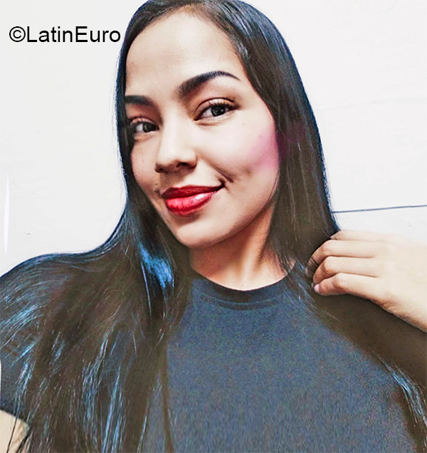 Date this young Colombia girl Joanna from Medellin CO27244