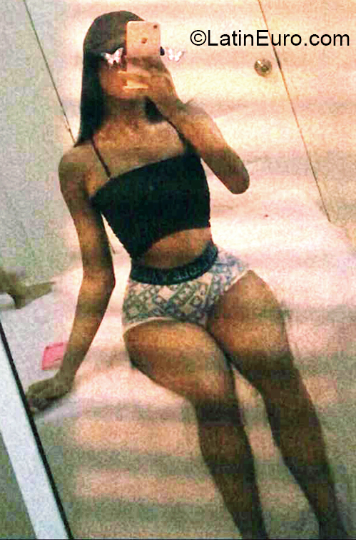 Date this georgeous Dominican Republic girl Sandra from Santiago DO38031