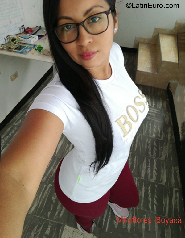 Date this delightful Colombia girl Sandra from Miraflores CO27258