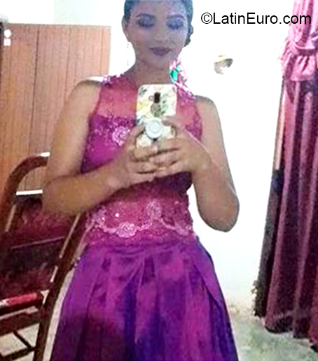 Date this foxy Colombia girl Yenis from Sincelejo CO27259