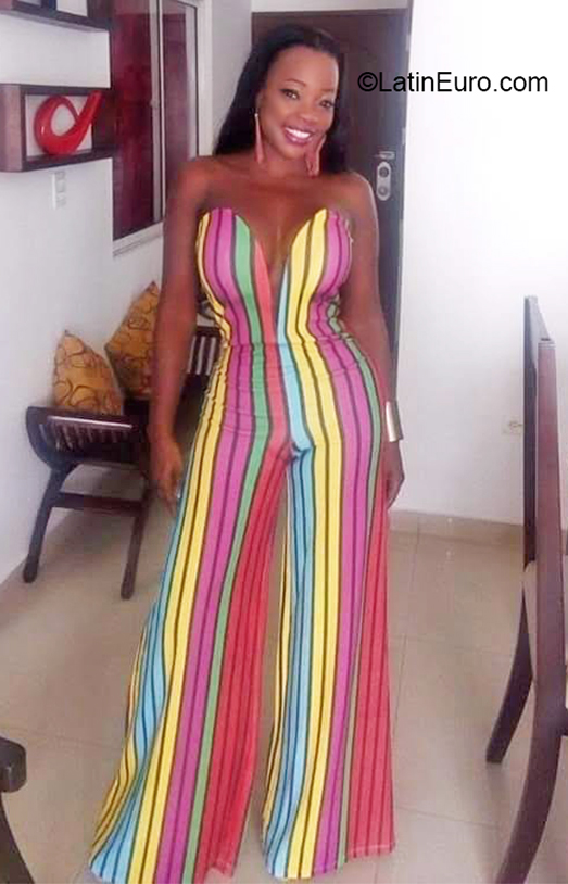 Date this sensual Colombia girl Stefania from Cali CO27262