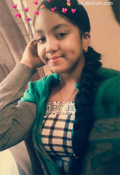 Date this young Dominican Republic girl Mayelin from Santo Domingo DO38063