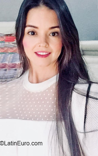 Date this happy Colombia girl Erica from Medellin CO27298