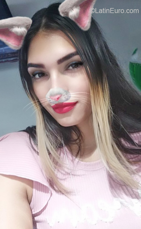 Date this exotic Colombia girl Jazmin from Pereira CO27305