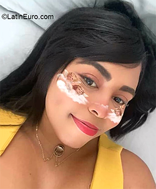 Date this hard body Colombia girl Tatiana from Cartagena CO27306