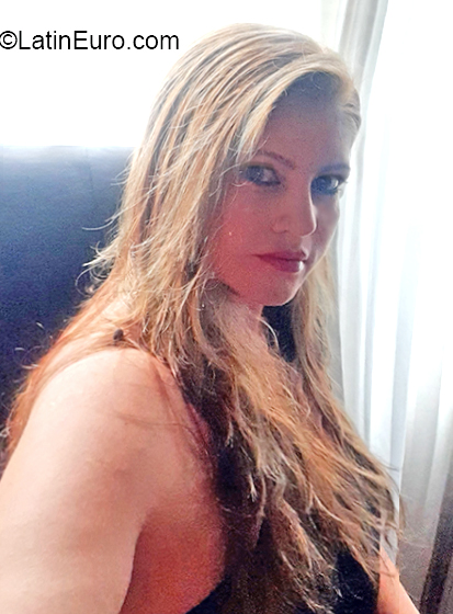 Date this gorgeous Colombia girl Alega from Bogota CO27310