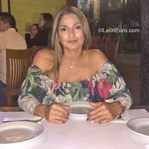 Date this good-looking Colombia girl Rocio from Cali CO27332