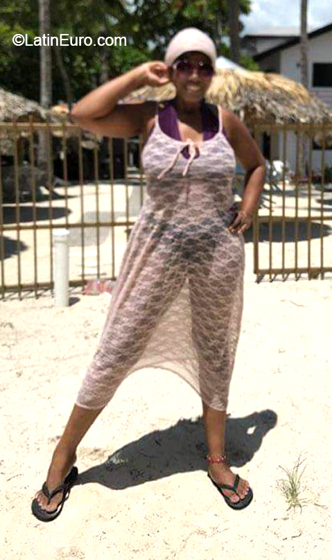 Date this beautiful Dominican Republic girl Joanna from Santo Domingo DO38153