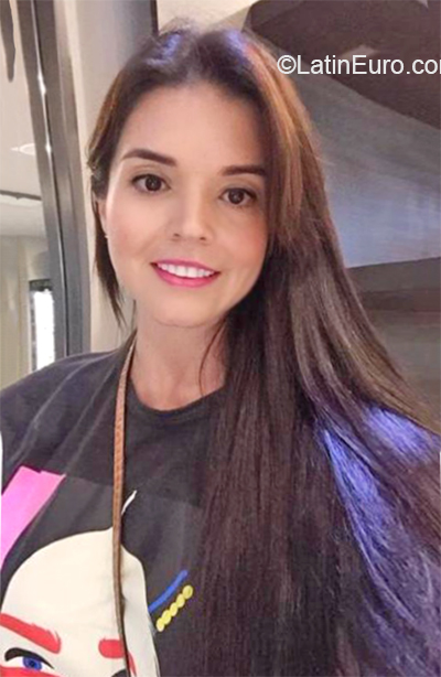 Date this happy Colombia girl Eri from Pereira CO27364