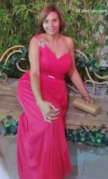 Date this hot Dominican Republic girl Antonia from Santiago DO38466