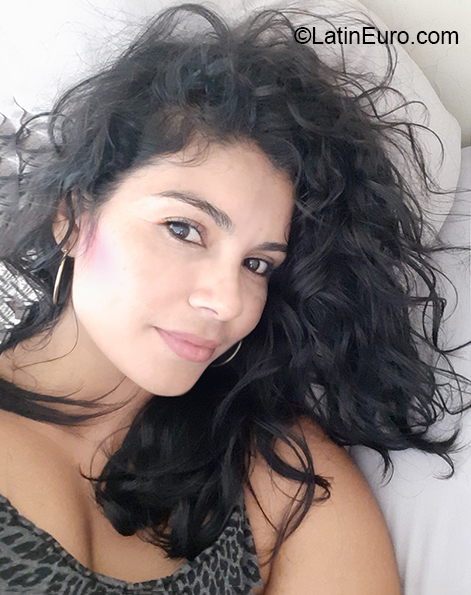 Date this georgeous Ecuador girl Yojany from Guayaquil EC499