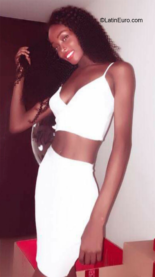 Date this sensual Colombia girl Marlin from Cali CO27434