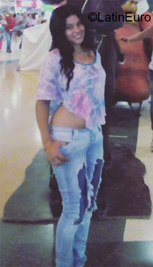 Date this delightful Colombia girl Leidy from Barranquilla CO27498