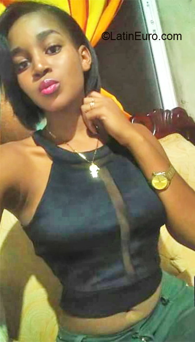 Date this georgeous Dominican Republic girl La Mery from Santo Domingo DO38244